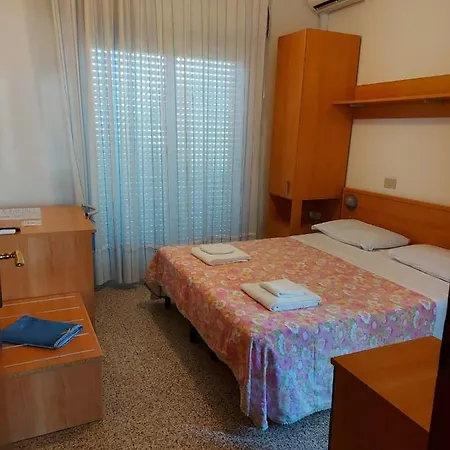 Nave Szálloda 2*